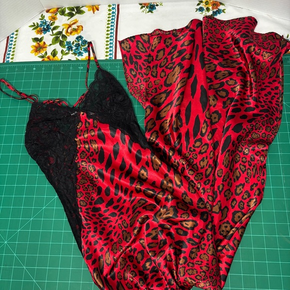 La Vie En Rose Red & Black Satin Leopard Slip Dress Nightgown Lace Detail - Picture 9 of 11